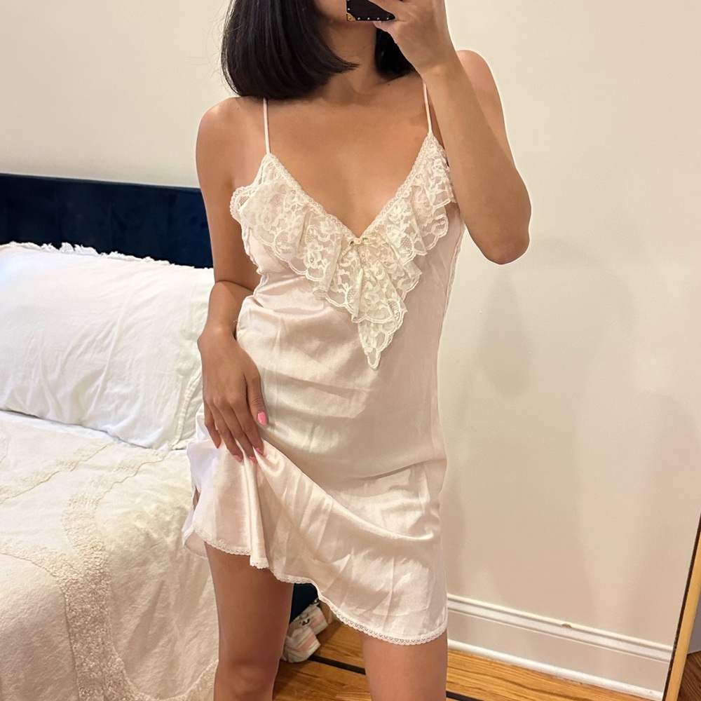 🌸 rare vintage lily of France ruffle slip dress 🌸